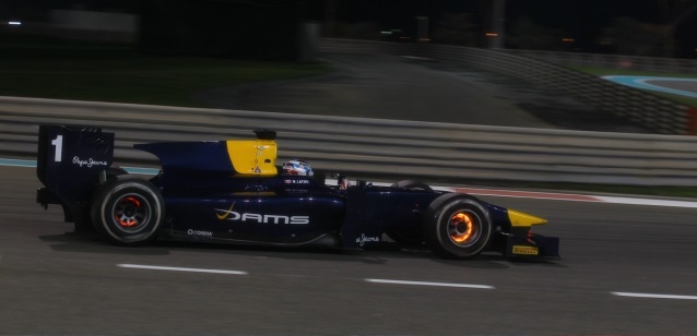 Yas Marina, 4° turno<br />Latifi la sorpresa