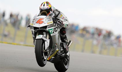 Donington, libere 3<br>Dovizioso tenta l’assalto 