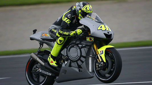 Debutto bagnato di Rossi<br>con la Yamaha nei test spagnoli