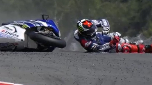 Lorenzo cade ancora,<br>out per due GP?