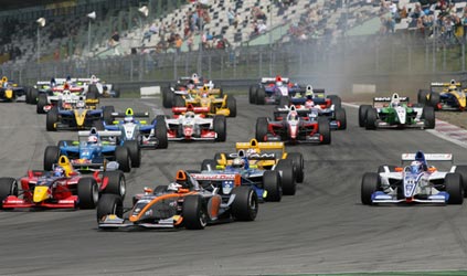 Allarme rosso nella World Series<br>Troppe le sostituzioni dei piloti