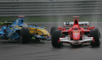 Shanghai - Gara<br>Schumacher spettacolare</br>Ora è testa a testa
