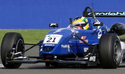 Bruno Senna a Le Castellet<br>con il team di Dave Price